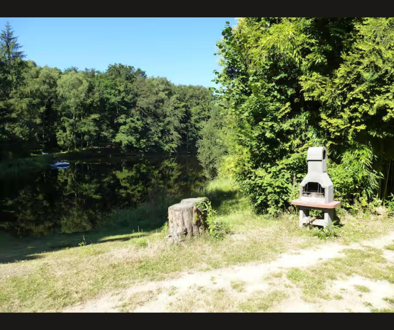 Cabane Limousine Au Bord D'Un Etang Bonnac-la-Côte Buitenkant foto